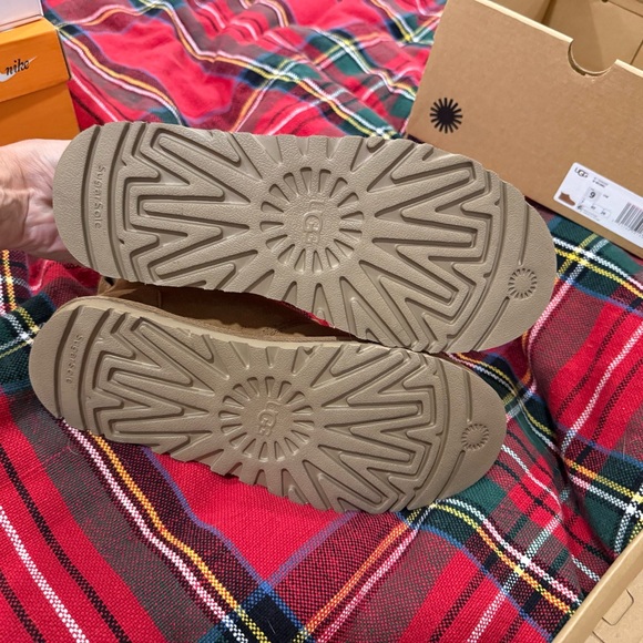 New in Box UGG Neumel Classic Fur Lined Suede Lace Up Chukka Boots EU 40 - Picture 5 of 7